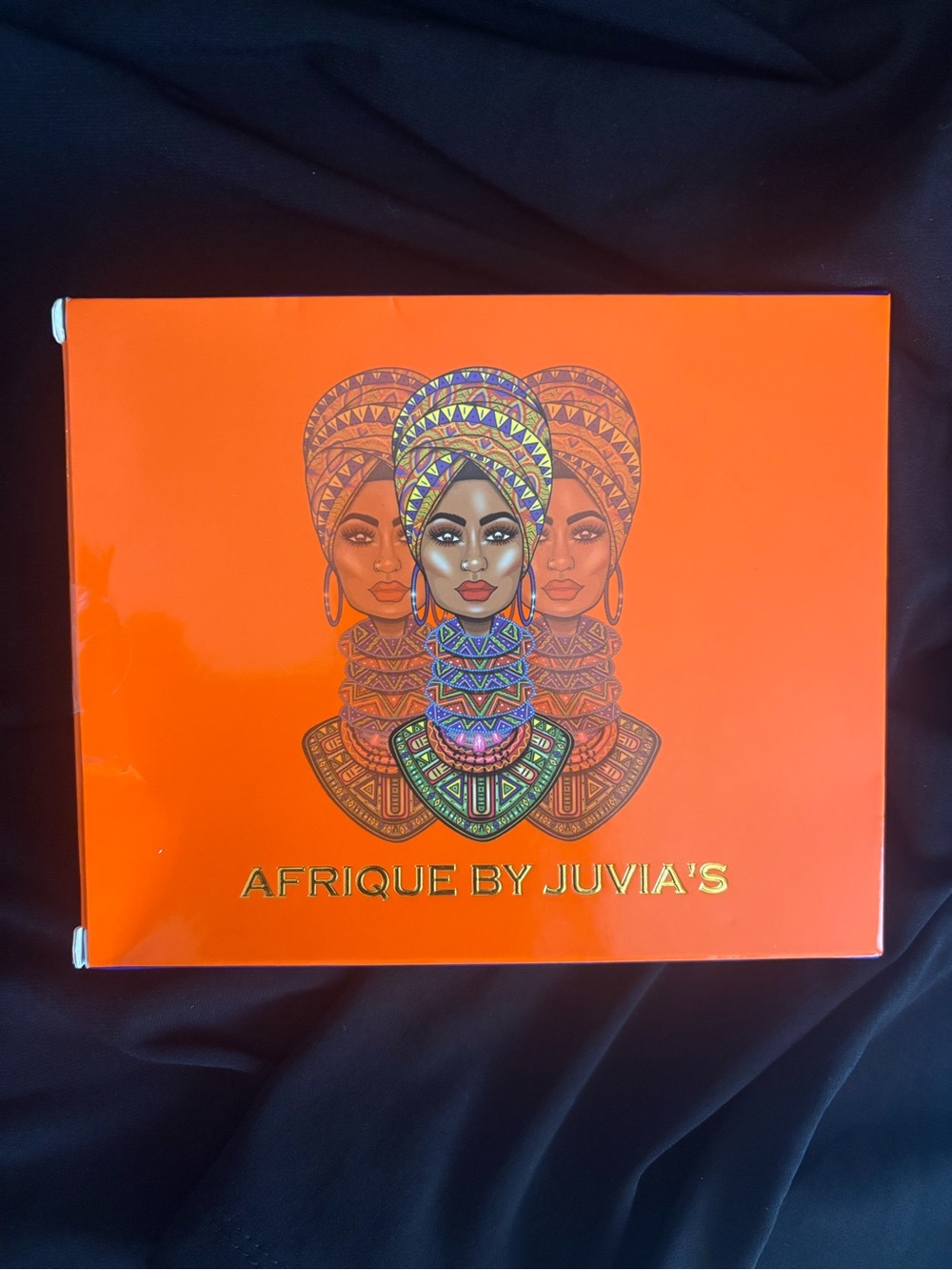 Afrique by Juvia's 12 Pot Eyeshadow Palette 0.63 OZ.